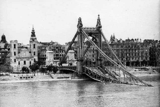 El Puente de Isabel destruido