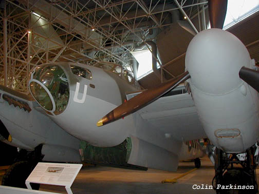 De Havilland DH.98 Mosquito B.XX con número de Serie KB336 conservado en el Canadian Aviation and Space Museum de Rockcliffe, Ontario, Canadá
