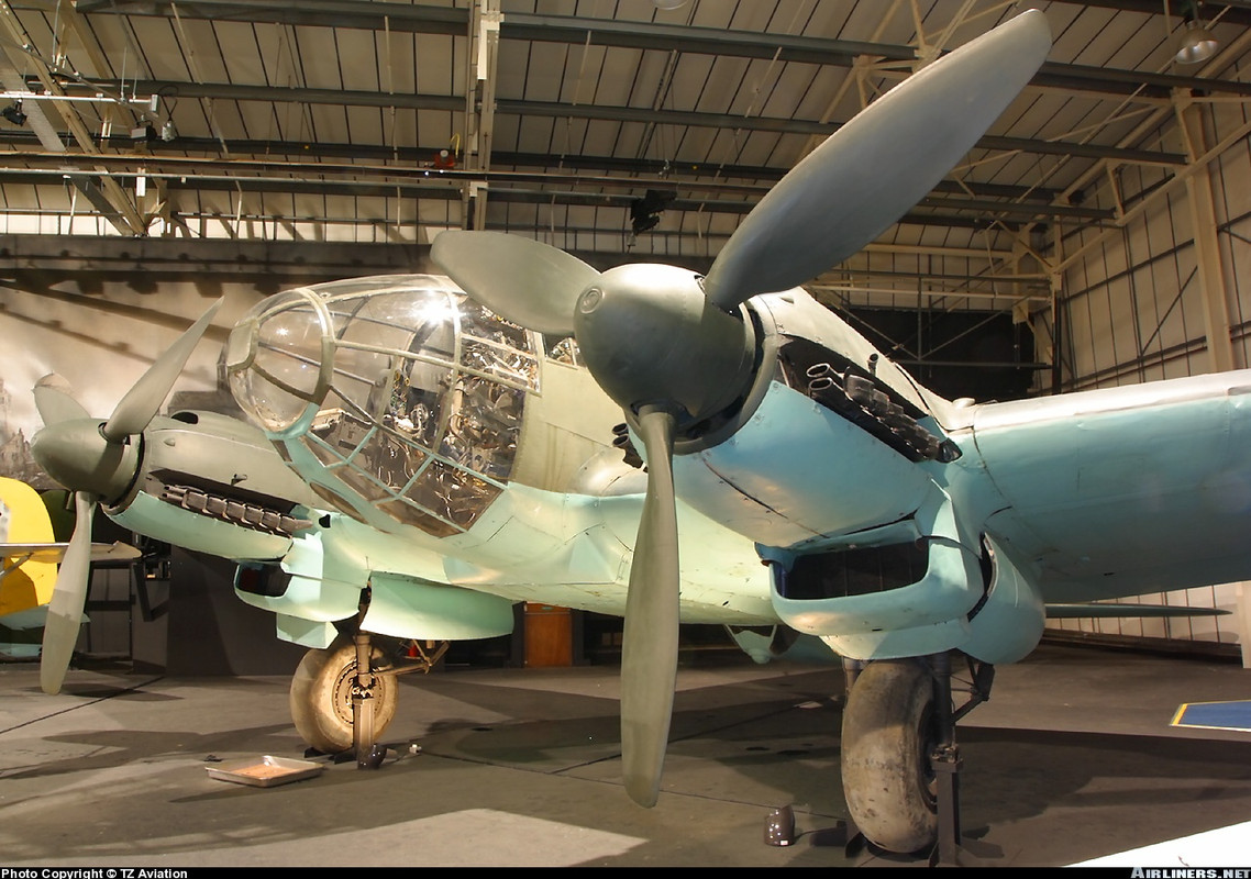 Heinkel He-111H-20 Nº de Serie 701152 está en exhibición en el RAF Museum de Hendon en Londres, Inglaterra