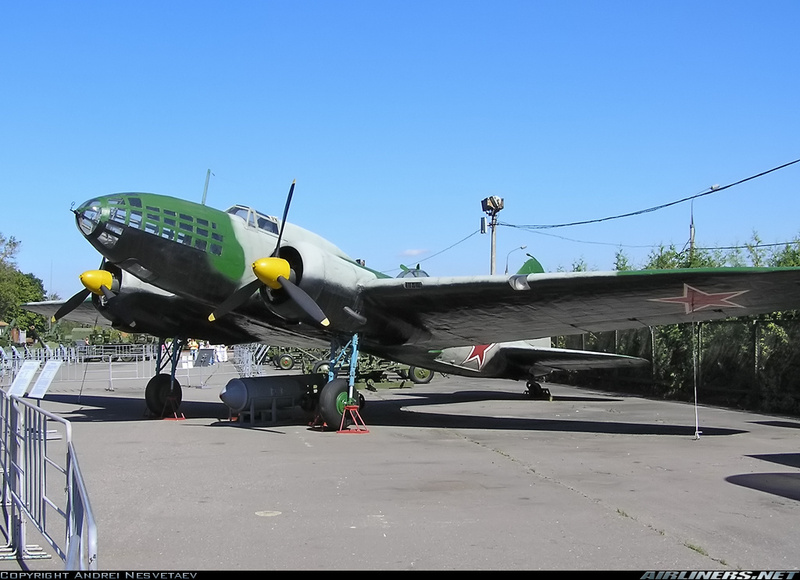 Ilyushin DB-3 está en exhibición en el The Central Air Force Museum en Monino, Moscu, Rusia