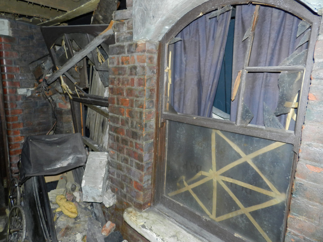 Entramos en la Blitz Experience, una reconstrucción no tan lograda como la Trench, del Londres durante los bombardeos