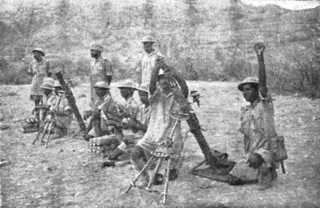 Sección de morteros del regimiento del Punjab en las montañas de Abisinia