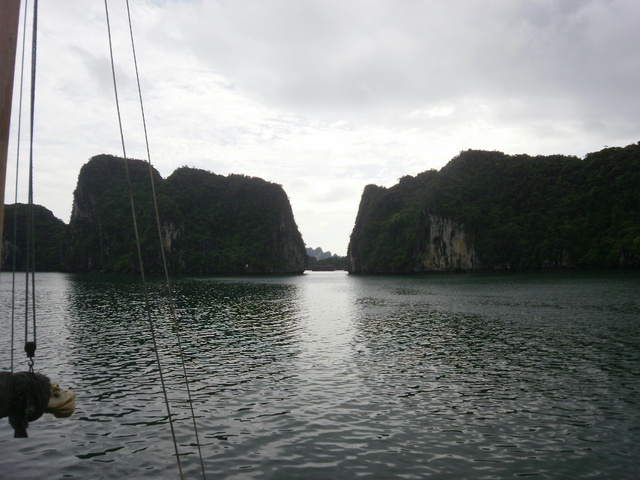 Vietnam y Angkor: 25 días a nuestro aire (Actualizado con fotos!!!) - Blogs de Vietnam - Etapa 3: Bahía de Halong (11)